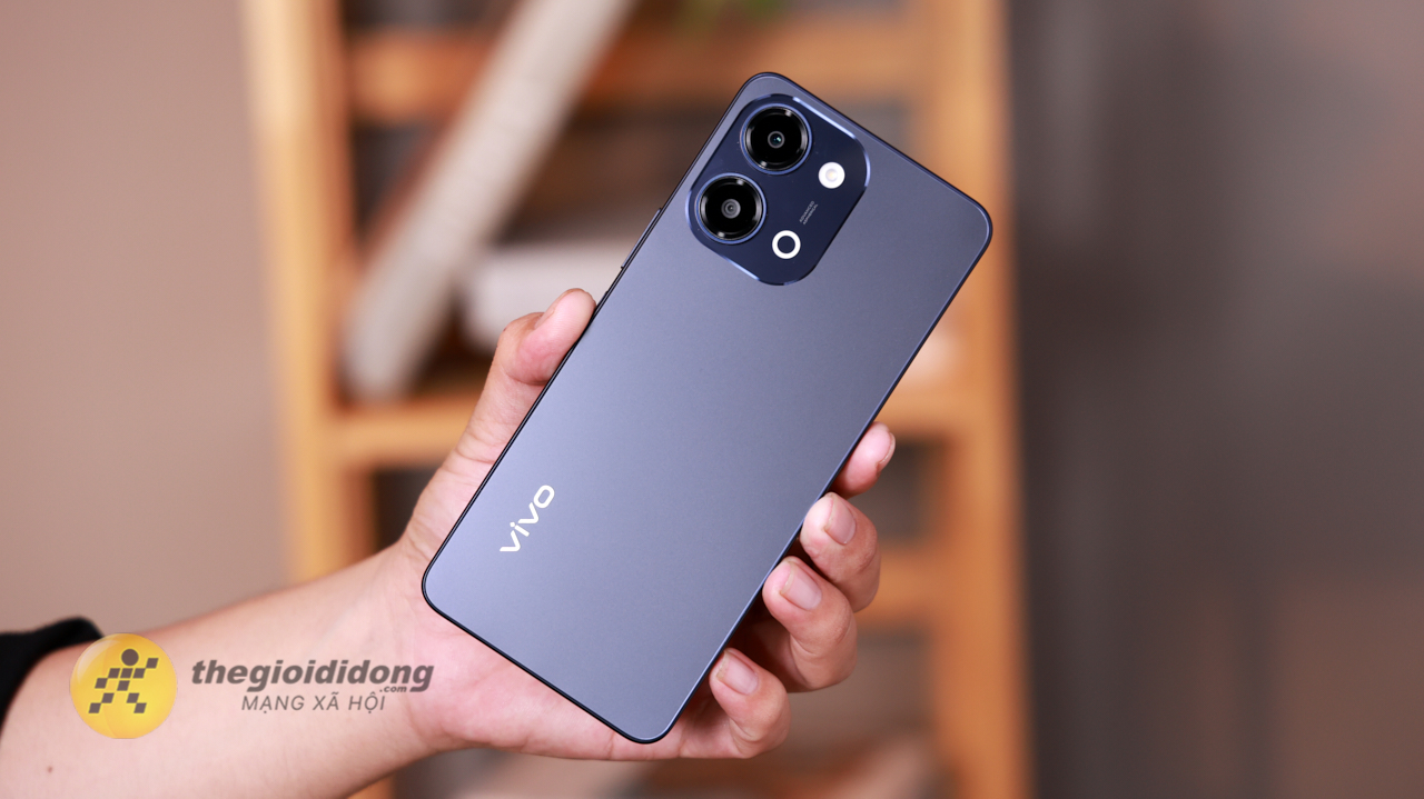 Trên tay vivo Y11d: Màn hình 1.200 nits, pin 6500 mAh và sạc nhanh 44W