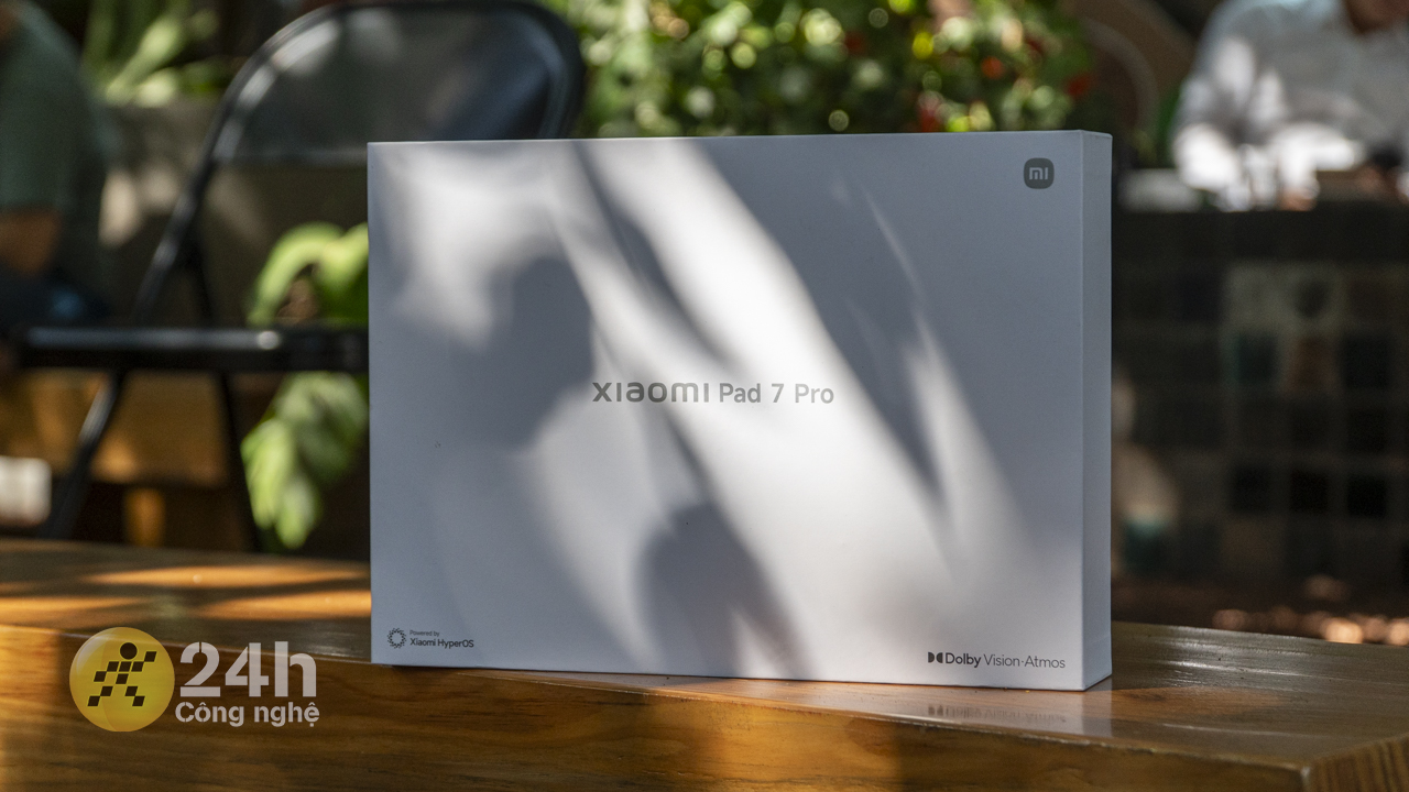 Hộp đựng Xiaomi Pad 7 Pro vẫn giữ thiết kế hình chữ nhật quen thuộc.