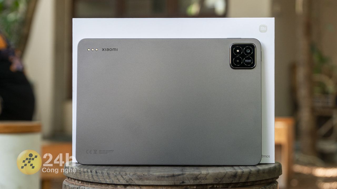 Xiaomi Pad 7 Pro tiếp tục kế thừa thiết kế vuông vức, tối giản từ thế hệ trước.