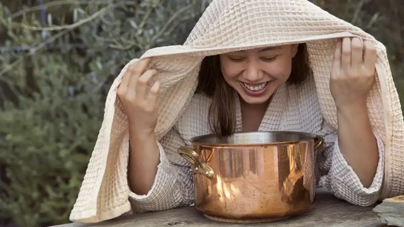 Xông hơi mặt không chỉ làm sạch da mà còn giúp tinh thần sảng khoái, tái tạo lại năng lượng 