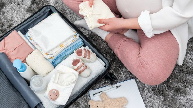 Mẹ bầu nên chuẩn bị vật dụng cần thiết cho bé yêu ngay từ trước khi sinh