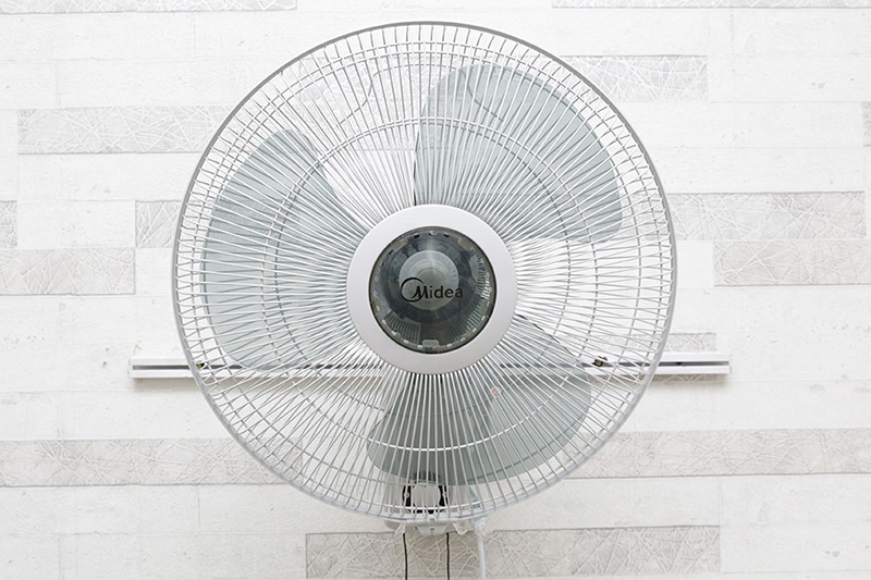 Quạt treo tường Midea 3 cánh FW40-6H 55W