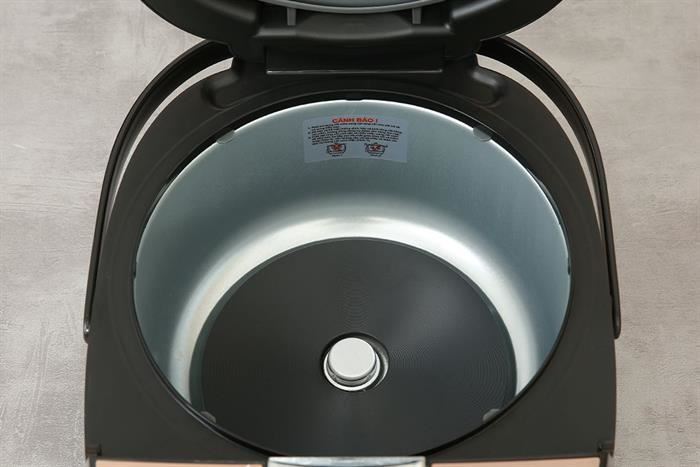 Bạn hãy mang nồi cơm điện tử Nagakawa NER5556 đến trung tâm bảo hành để sửa chữa hoặc thay mâm nhiệt mới