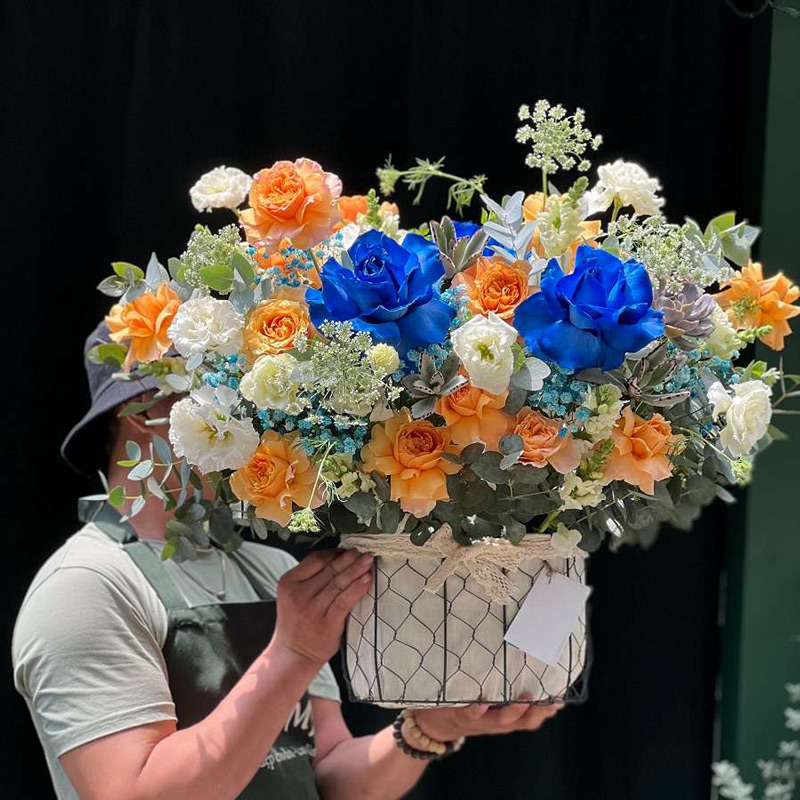 Chậu hoa, bó hoa tươi là quà Tết ý nghĩa, mang sắc xuân, lời chúc biết ơn, kính trọng đến thầy cô