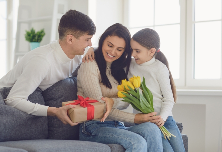 Tặng quà cho mẹ ngày 8/3