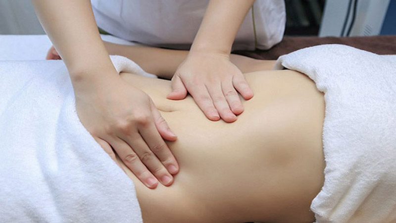 Mát xa bụng là một biện pháp hiệu quả giúp bạn giảm đau trong kỳ kinh nguyệt