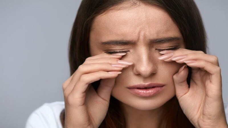 Tránh dụi mắt trong 1 tuần sau mổ để mắt hồi phục tốt nhất