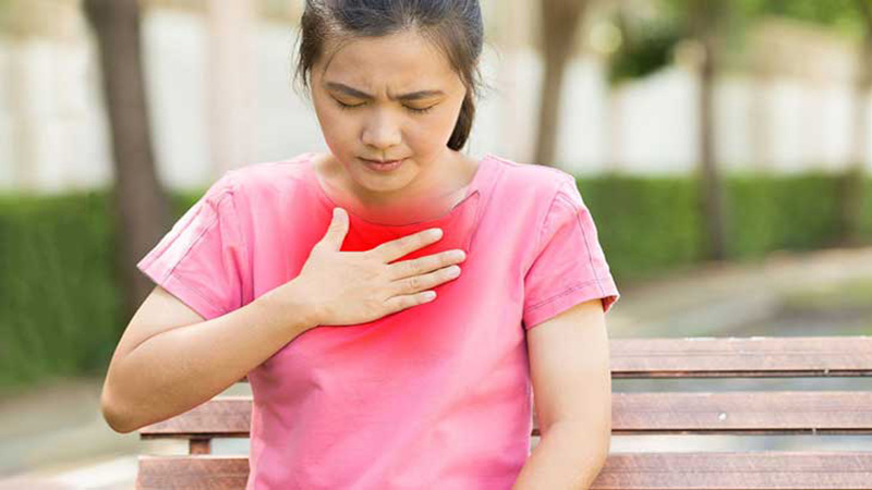 Phụ nữ có thai thường bị trào ngược dạ dày với triệu chứng điển hình là ợ nóng và ợ chua