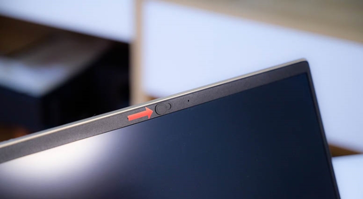 Nút gạt camera trên laptop