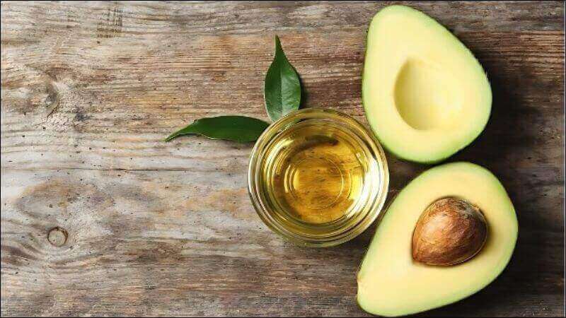 Dùng bơ để giúp môi chống oxy hóa Dùng bơ để giúp môi chống oxy hóa