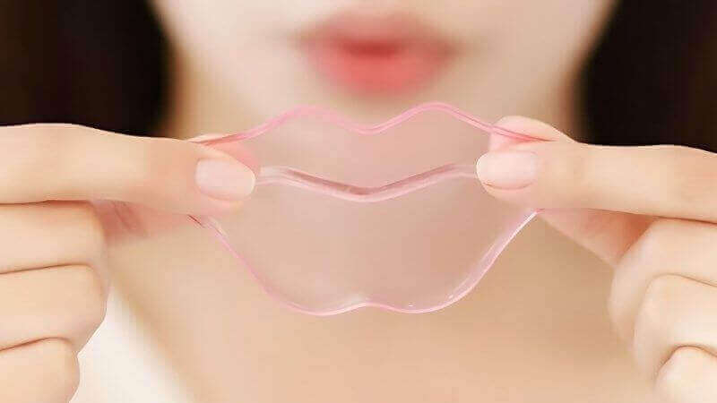 Sử dụng mặt nạ chuyên dùng để cung cấp dưỡng chất cho môi Sử dụng mặt nạ chuyên dùng để cung cấp dưỡng chất cho môi