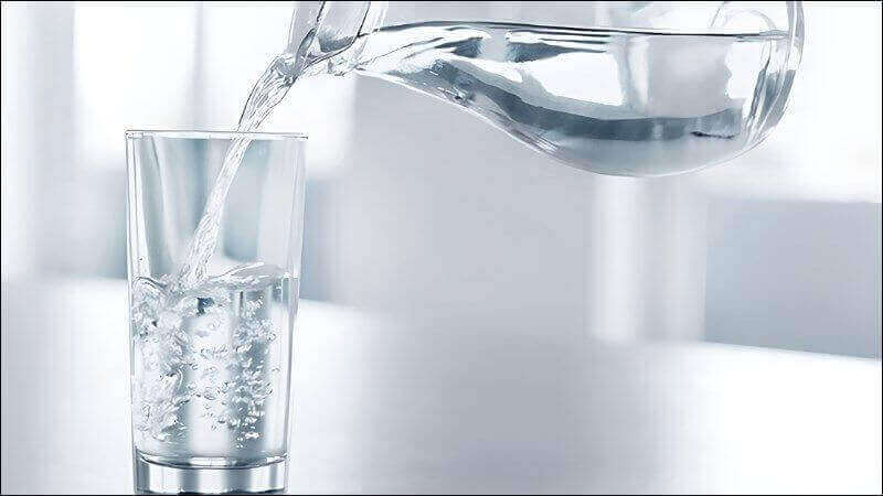 Uống đủ nước mỗi ngày giúp đôi môi mềm mịn Uống đủ nước mỗi ngày giúp đôi môi mềm mịn