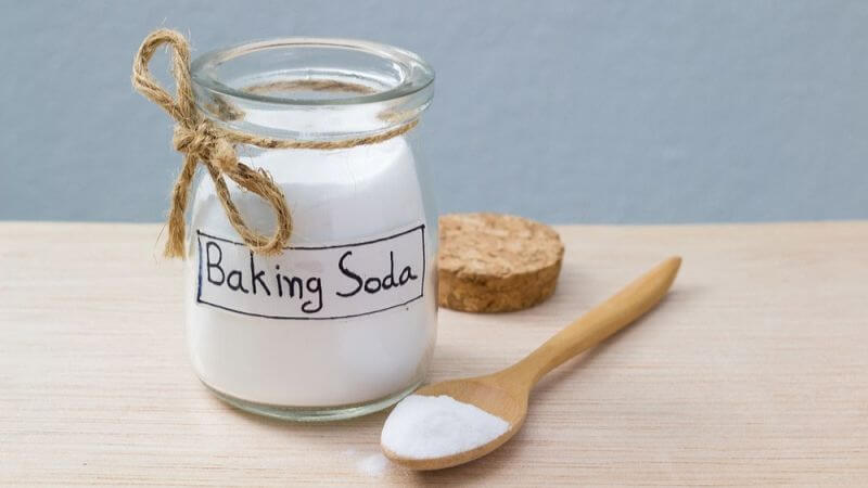 Thận trọng khi sử dụng baking soda với các thành phần khác vì có thể gây kích ứng cho làn da của bạn