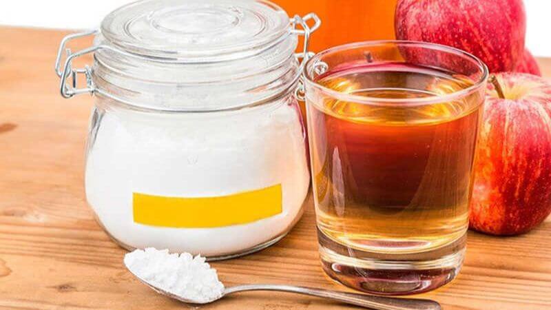 Nên sử dụng hỗn hợp baking soda và giấm táo vài tháng một lần để tránh tình trạng kích ứng men răng Nên sử dụng hỗn hợp baking soda và giấm táo vài tháng một lần để tránh tình trạng kích ứng men răng