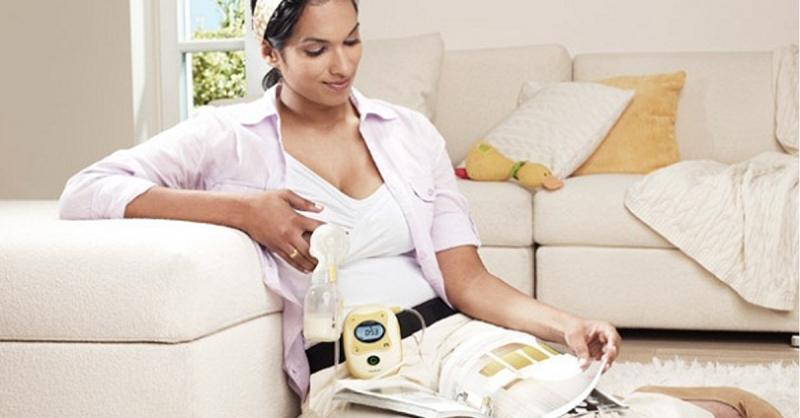 Ngồi sai tư thế khi hút sữa sẽ làm giảm hiệu quả hút sữa và gây ảnh hưởng đến cột sống của mẹ