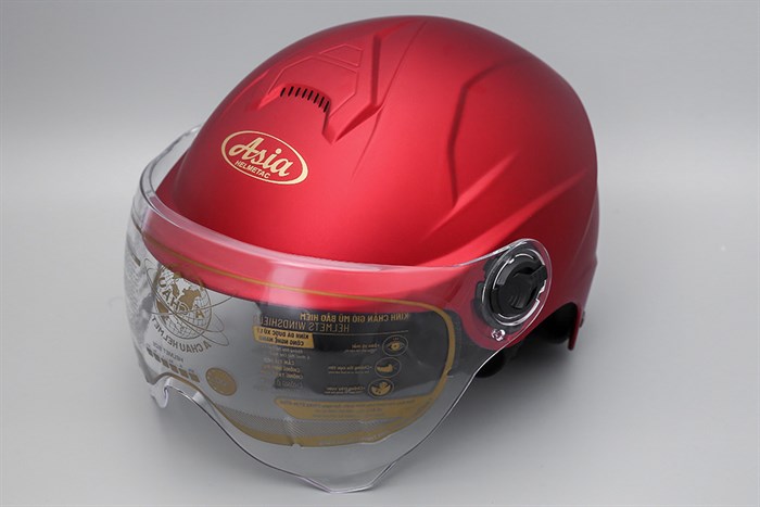 Mũ 1/2 size L Asia MT-179K có mặt trước có lớp kính làm từ nhựa PC được xử lý công nghệ Nano tăng cường bảo vệ mắt