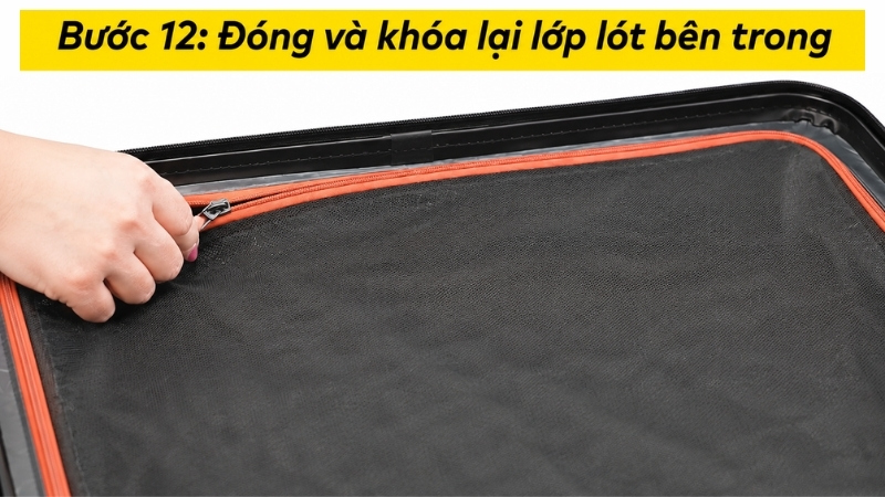 Trải phẳng lớp lót và kéo khóa lại để hoàn tất quá trình lắp bánh