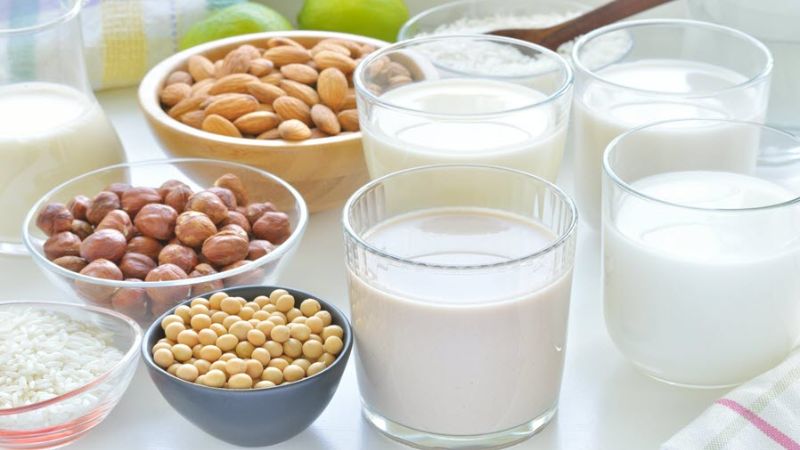 Sữa đậu nành và sữa từ đậu Hà Lan cung cấp nhiều protein và dưỡng chất thiết yếu cho cơ thể
