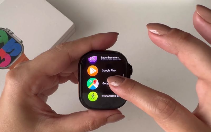 Tải ứng dụng trực tiếp trên đồng hồ qua kho app, kết nối mạng và cài đặt nhanh chóng, dễ dàng