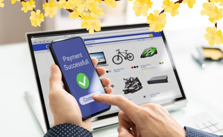 Hiện nay, bạn có thể mua sắm đồ Tết dễ dàng hơn bằng các trang thương mại điện tử như Điện máy XANH