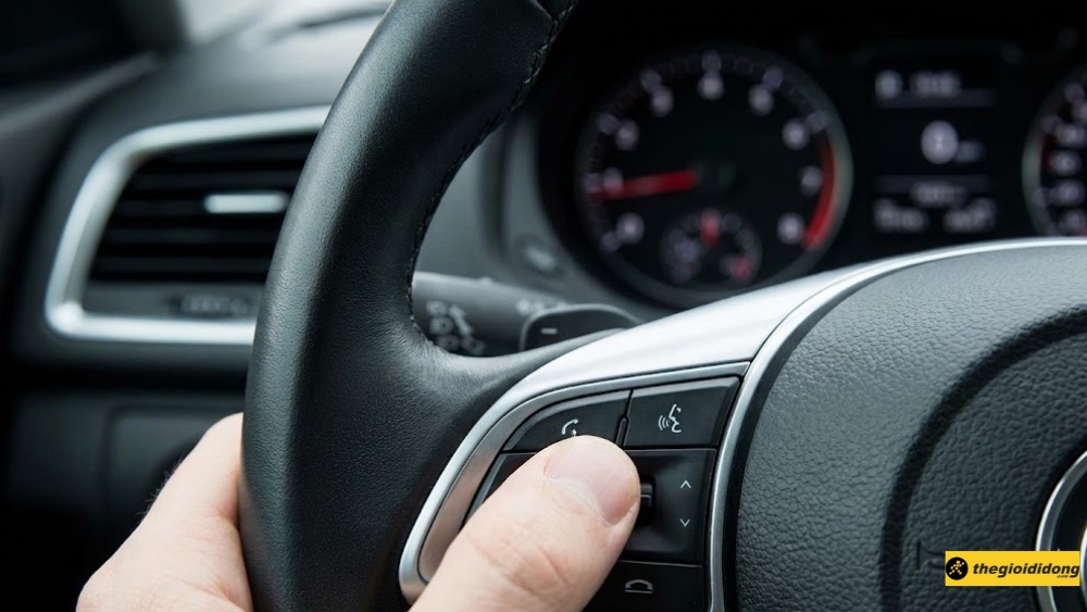 Nhấn v&agrave; giữ n&uacute;t ra lệnh bằng giọng n&oacute;i