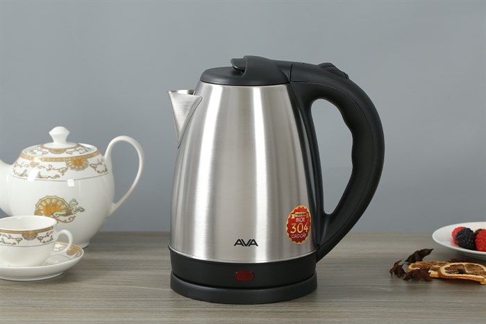 Bình đun siêu tốc AVA 1.7 lít KES4149 chứa được dung tích nước lớn, cung cấp kịp thời lượng nước nóng cần thiết cho nhiều mục đích sử dụng khác nhau