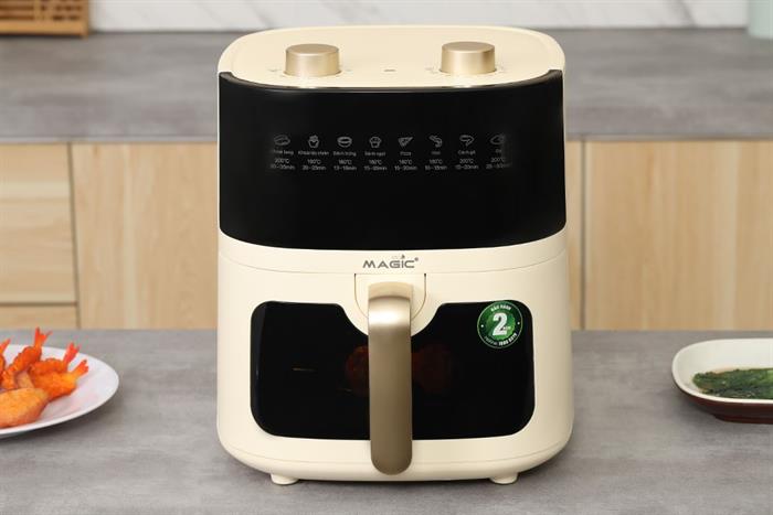 Nồi chiên không dầu Magic Eco 6 lít AC-161 có thể chiên gà nguyên con khoảng 2 kg thơm ngon