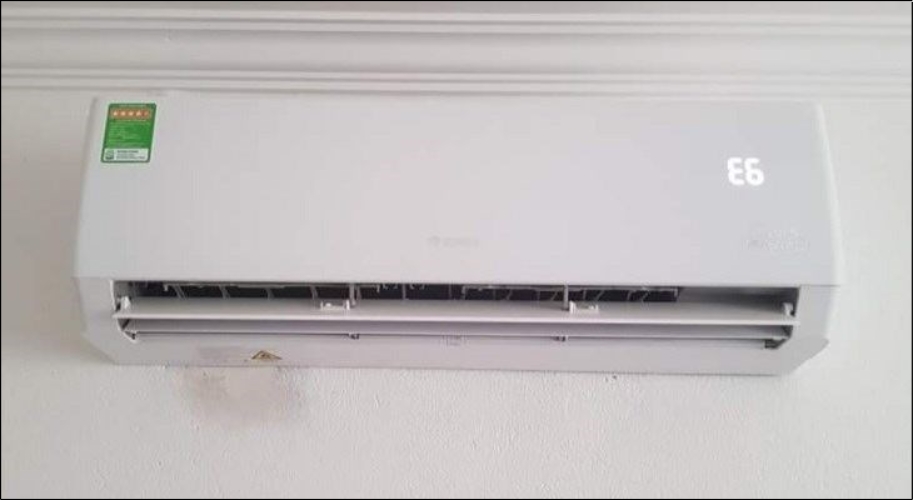 Bạn có thể kiểm tra lỗi trên máy lạnh Gree rất đơn giản và trực quan nhờ màn hình LED được trang bị ngay trên mặt trước máy