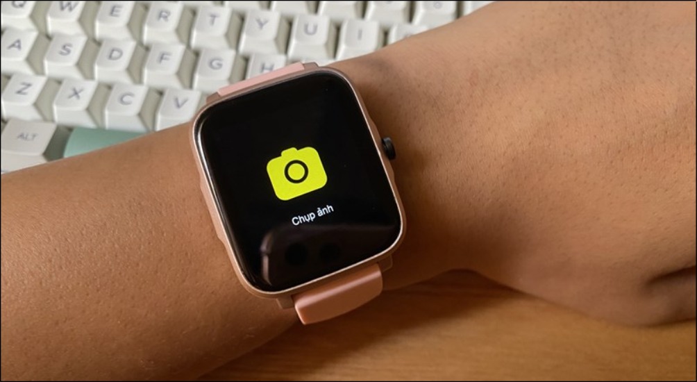 Một số dòng đồng hồ thông minh cao cấp được trang bị thêm camera, hỗ trợ chụp ảnh, quay phim rõ nét