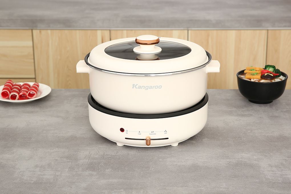 Nồi lẩu điện Kangaroo KG50EH1 5 lít với thiết kế với tông màu trắng mang lại vẻ bề ngoài sang trọng, phù hợp với mọi không gian bếp