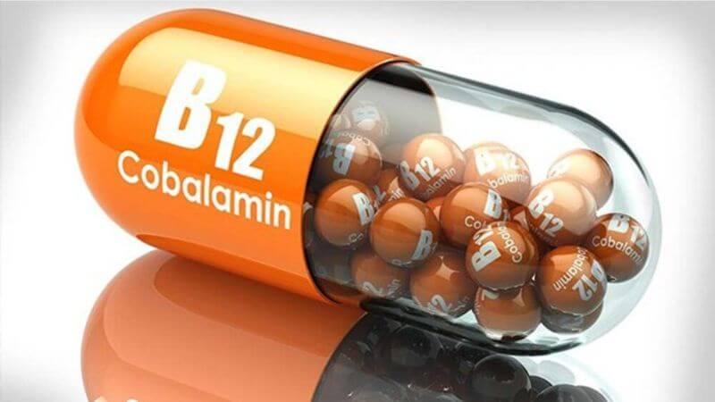 Vitamin B12 đóng vai trò thiết yếu trong việc sản xuất hồng cầu, tổng hợp ADN, phát triển tế bào thần kinh