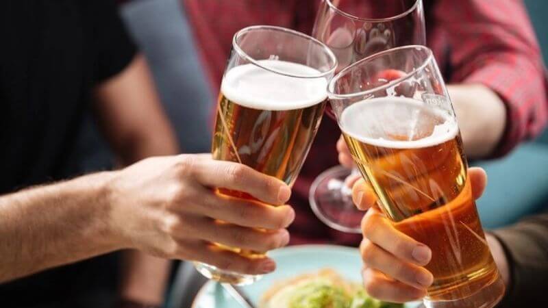 Uống rượu bia gây ra tình trạng thiếu hụt vitamin B12