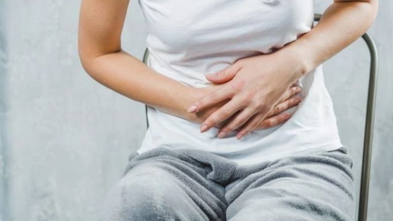 Sử dụng vitamin K2 kéo dài có thể gây ra đau bụng
