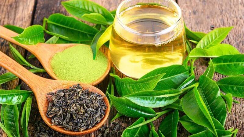Trà có thể ức chế quá trình hấp thu sắt, đặc biệt là sắt không heme từ thực vật, do trong trà chứa tannin và polyphenol