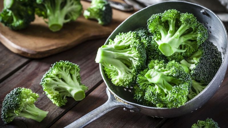 Cứ 100g bông cải xanh đã nấu chín cung cấp 118mg canxi Cứ 100g bông cải xanh đã nấu chín cung cấp 118mg canxi