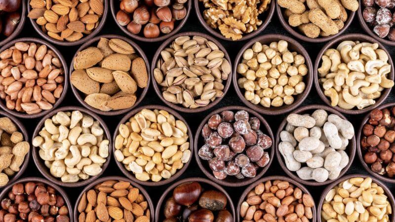 Các loại hạt không chỉ giàu canxi mà còn cung cấp nhiều loại vitamin và khoáng chất Các loại hạt không chỉ giàu canxi mà còn cung cấp nhiều loại vitamin và khoáng chất