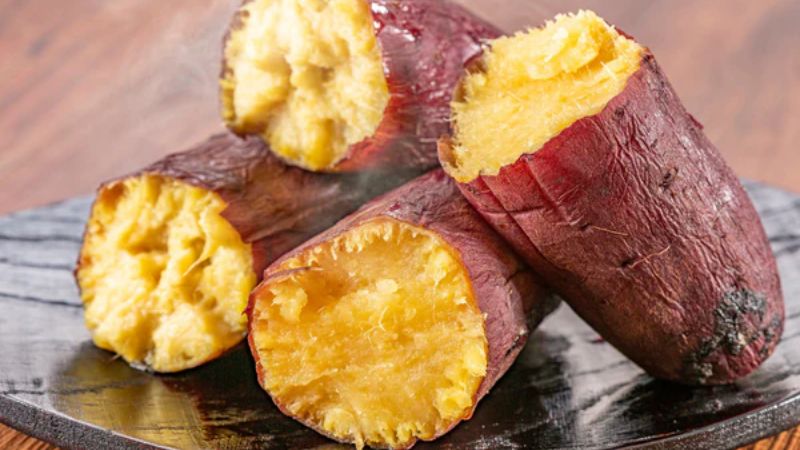 Cứ 100g khoai lang chín cung cấp khoảng 27mg canxi Cứ 100g khoai lang chín cung cấp khoảng 27mg canxi