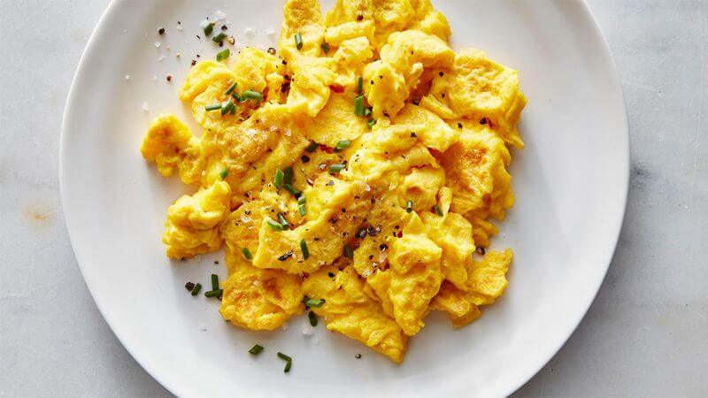 Trứng được nấu chín cung cấp lượng lớn vitamin B7
