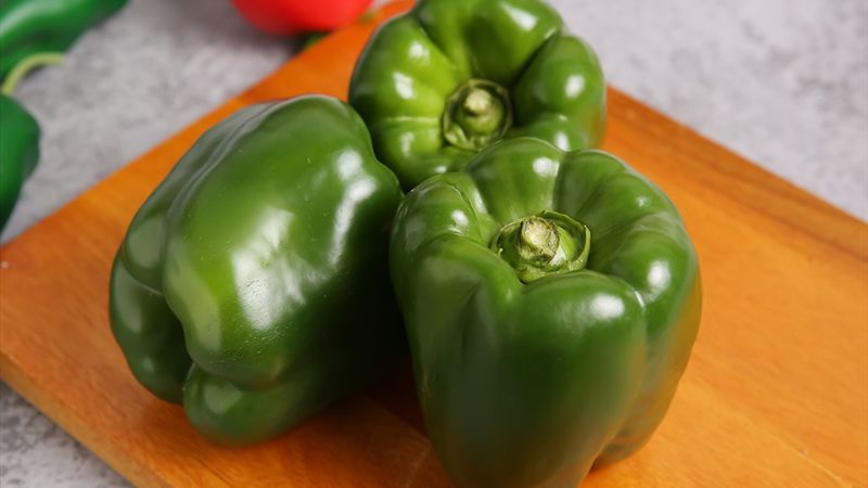 Ớt chuông xanh có hàm lượng lutein cao nhất, giúp giảm nguy cơ mắc các bệnh về mắt như thoái hóa điểm vàng, đục thủy tinh thể