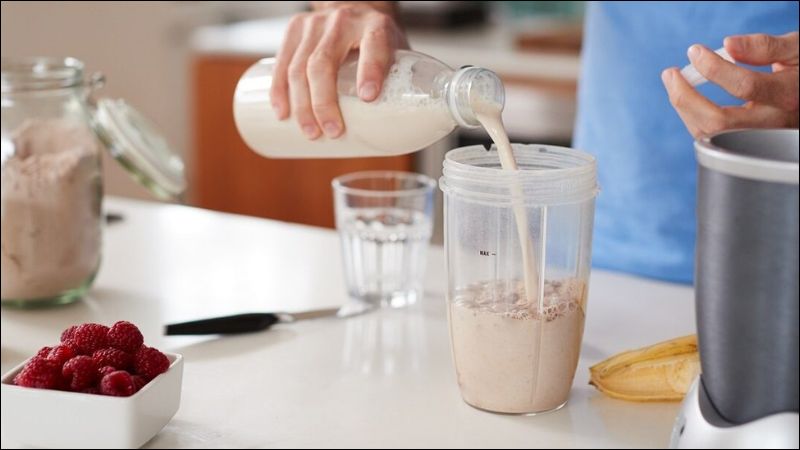 Thời điểm sử dụng whey protein nên được điều chỉnh linh hoạt theo từng mục tiêu và nhóm đối tượng cụ thể