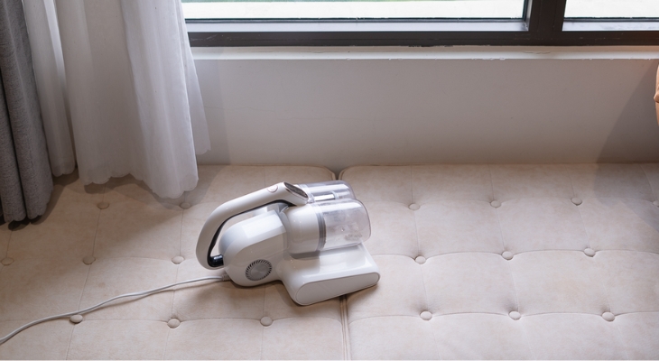 Máy hút bụi đệm giường AQUA CMP105R sở hữu lực hút 14.000Pa với công suất 400W đánh bật bụi bẩn ẩn sâu.