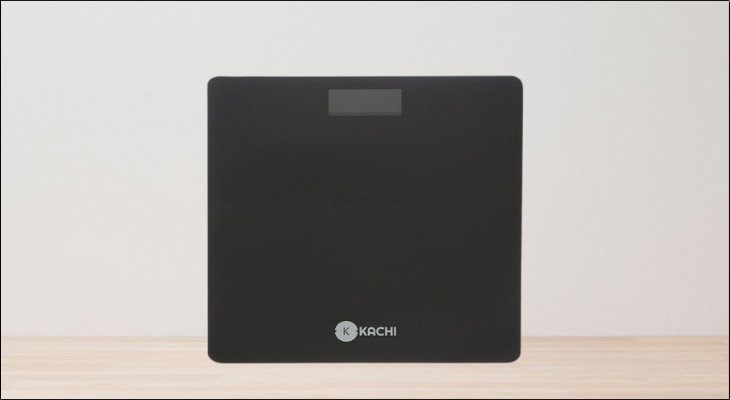 Cân điện tử Kachi MK-315 hiển thị số đo thông qua màn hình LCD, to rõ, dễ đọc kết quả