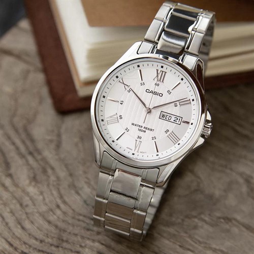 Đồng hồ CASIO 41 mm Nam MTP-1384D-7AVDF có thiết kế cổ điển, mặt số rõ ràng giúp bố luôn xem giờ dễ dàng, gửi gắm lời chúc bình an