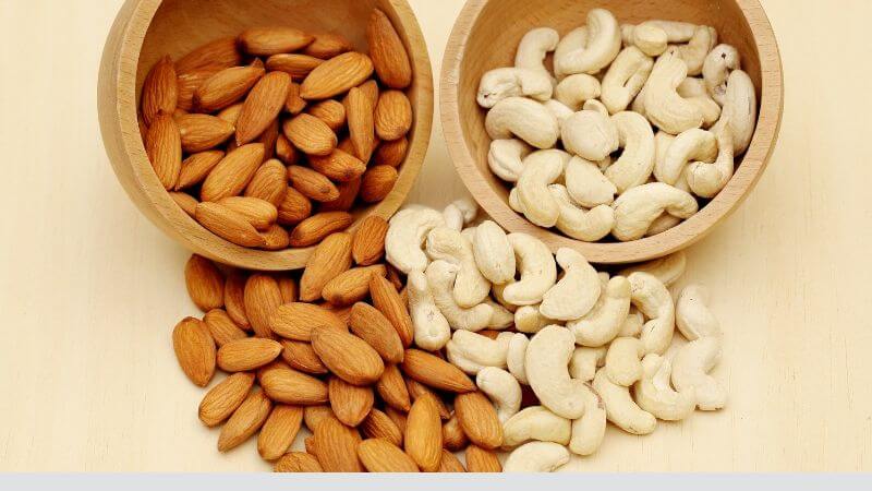Các loại hạt cung cấp đồng tốt cho sức khỏe, chứa nhiều chất xơ, protein và chất béo lành mạnh