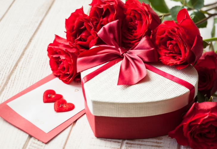 Gợi ý 10 quà tặng cho ngày Valentine trắng 143 ngọt ngào, lãng mạn