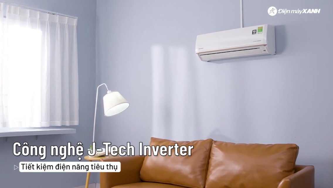 Máy lạnh Sharp Inverter 1 HP AH-X10CEWC được trang bị công nghệ J-Tech Inverter và Eco tiết kiệm năng lượng, vận hành êm ái