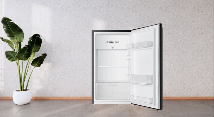 Tủ lạnh Hisense 94 lít HR09DB với ngăn chứa trái cây, rau củ bên dưới giúp bảo quản thực phẩm tốt