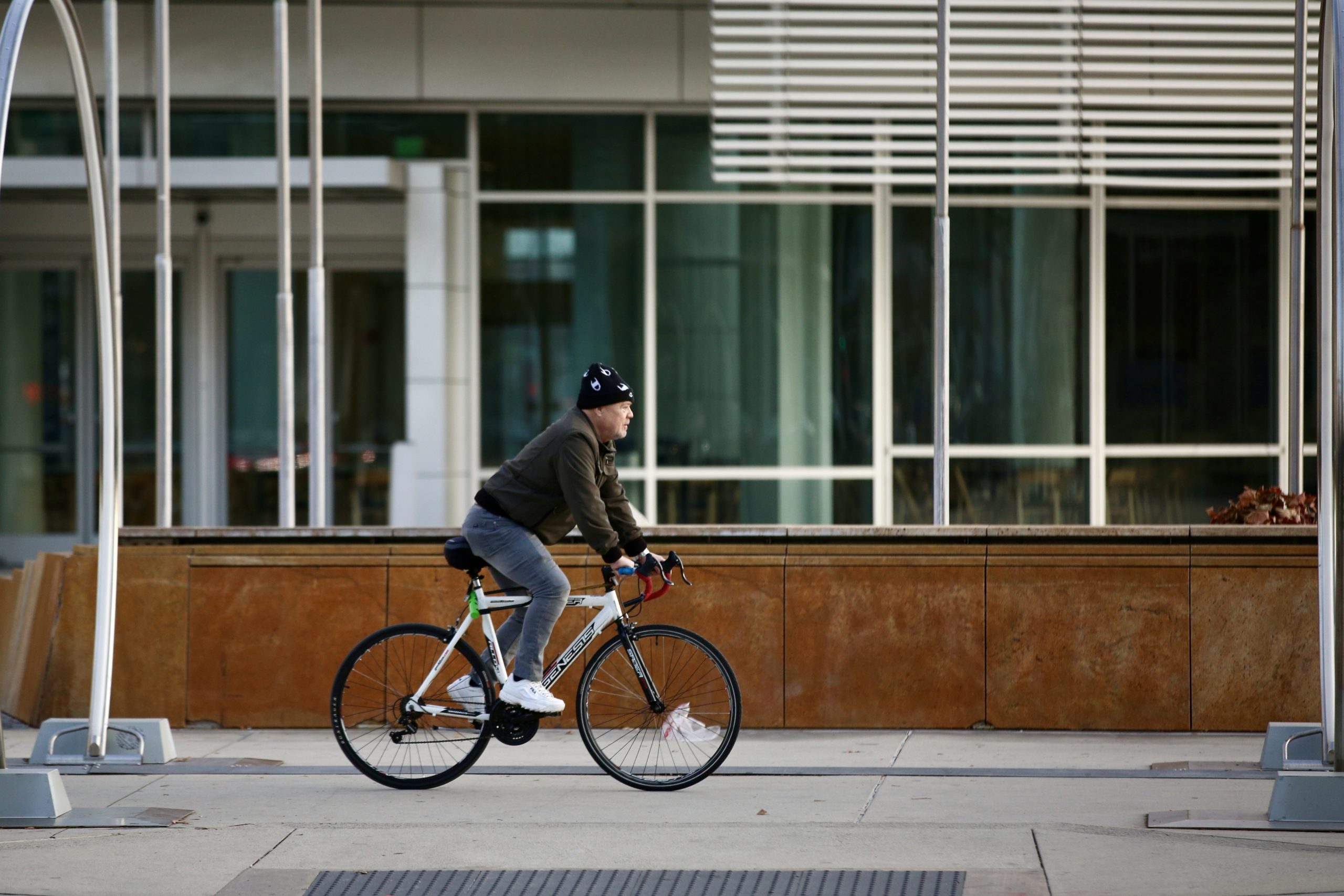 Đạp xe đạp đi làm giúp bạn tiết kiệm chi phí đáng kể