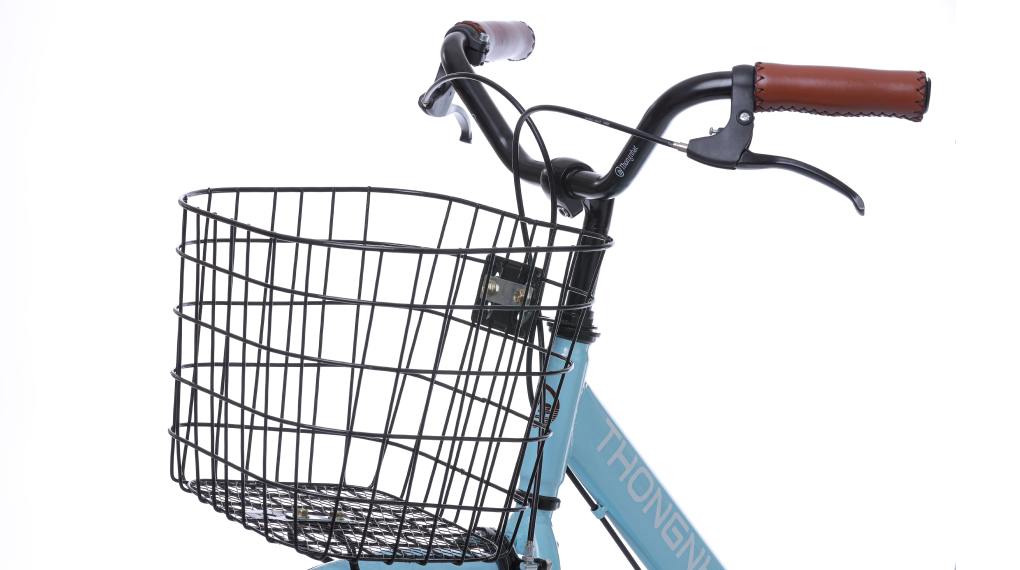 Giỏ xe của Xe Đạp Đường Phố Thống Nhất LD 24-01 2023 cứng cáp, đựng được nhiều đồ dùng