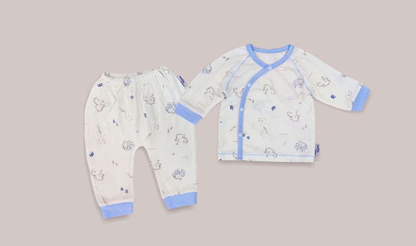 Bộ tay dài cài chéo in họa tiết BabyMommy màu trắng